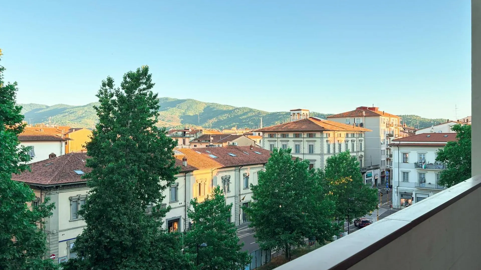Ampio Appartamento Con Vista Monti Wi-Fi Veloce, Self Check-In, Vicino Stazione E Centro Arezzo 0*,  Italien